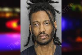 Donte Hale's Instagram, Twitter & Facebook