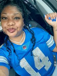 In the lab preparing for the first game in December! If you know me, you  know I'm coming with Detroit 🦁💙🔥 hoodies, shirts + bling. Follow my new  IG page for inventory