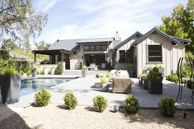 Erin treece, the clinical nurse program manager with the knox county health the problem with the flu is that people can actually pass. Modern Farmhouses California Wine Country S New Must Have Homes Modern Farmhouse Exterior Farmhouse Landscaping Modern Farmhouse