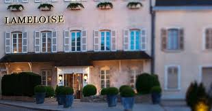 Maison Lameloise Hotel Di Lusso E Ristorante Gourmet Stellato In Un Borgo 3 Stelle Chagny Relais Chateaux In 2020 Hotel Spa Luxury Retreats Loire