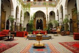 Lorsqu'on pense au maroc, on pense au soleil et à l'exotisme, c'est un dépaysement tout à fait les types d'habitations disponibles au maroc. Les Riads L Un Des Joyaux De L Architecture Marocaine