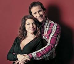 Nessun uomo nella vita di cristina d'avena è mai riuscita a condurla all'altare con un velo da sposa. Cristina D Avena E Pasquale Finicelli Mirko Ieri Oggi Dago Fotogallery