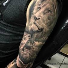 Carín león es un cantante y compositor de música regional mexicana nacido en hermosillo en 1989. 100 Ideas De Tatuajes Leones Tatuajes Leones Tatuajes De Leon Tatuajes De Animales