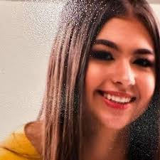 Sara Carver's Instagram, Twitter & Facebook