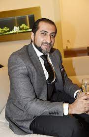 On the occasion of eid al fitr, the amiri diwan announced the eid holiday as follows: 13 Let Po Superstar Uz Zpiva Ali Amiri Jen Malokdy Je Z Nej Doktor S Pleskou Vlasy Si Nechce Nechat Nastrelit Super Cz