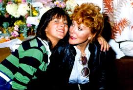 Gabriela alejandra guzmnpinal born 9 february 1968 known professionally as alejandra guzmn is a mexican singersongwriter actress and musician she i. 15 Fotos Que Muestran Como Ha Cambiado Alejandra Guzman