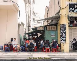 Menu yang boleh dicuba adalah 'roti bakar telur goyang'. 5 Tempat Makan Legendaris Di Penang Malaysia Populer Namanya Nikmat Sajiannya