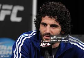 Heavyweight opponents Pat Barry and Stefan Struve pose for photos at...  Foto jornalística