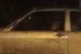 Casal é flagrado transando dentro do carro em Franca