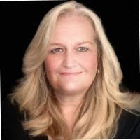 Caroline Brom's Instagram, Twitter & Facebook