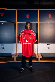 Tynan Thompson signs for United