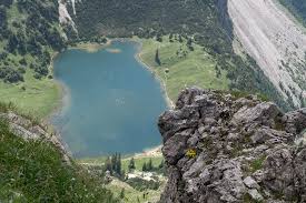 Der see liegt direkt am wanderweg von reichenbach. Unterer Gaisalpsee In Oberstdorf Oberallgau