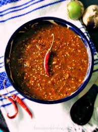 Reduce the heat to medium low and add the onion and bell pepper. Chile De Molcajete Roasted Tomatillo And Chile De Arbol Salsa Mexican Food Recipes Hot Sauce Recipes Roasted Tomatillo