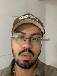 queria sintetizar tudo que eu sinto por você numa simples frase que te  fizesse sentir o peso e a profundidade do imenso amor que sinto por você,  mas nada jamais seria o suficiente. te amo além do que ...