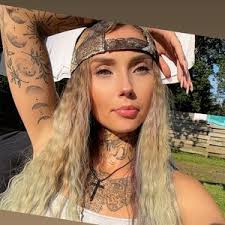 Hannah Marie (@hbarbie420)