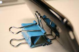 Now, clip it to the top of the arm that's sticking up. Iphone Binder Clip Stand Ver 2 0 4 Steps Instructables