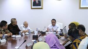 Datuk pengelola bijaya diraja istana negara datuk ahmad fadil shamsuddin berkata. Ketua Mwa Unhas Syafruddin Jajaki Kerja Sama Pt Di Australia Dan New Zealand Ini Misinya Tribun Timur