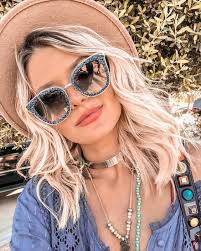 Tudo indica que os óculos de armação branca são uma forte tendência para o verão 2021. Oculos De Sol Feminino 2021 Tendencias Dicas Fotos