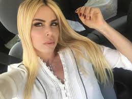 Loredana lecciso is certainly happy of the fact that romina power and albano seems to be a couple. Loredana Lecciso Biografia Eta Altezza Peso Figli Marito E Vita Privata Spettegolando