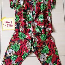 Ada banyak model baju dress anak perempuan mulai dari model sabrina, model batik, kaftan, dan sebagainya. Jual Setelan Baju Tidur Anak Batik 2 3tahun Piyama Batik Anak Cewek Cowok Jakarta Barat Biebie Piyama Tokopedia