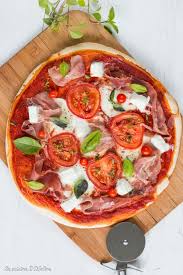 Pizza Au Jambon Cru Tomate Et Mozzarella La Cuisine D Adeline Recette Recettes De Cuisine Cuisine Recette De Plat