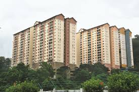 For sale by owner is a two stories vintage house with lots of charm with a wrap around porch. What Can You Get With Rm300 000 In The Klang Valley Edgeprop My