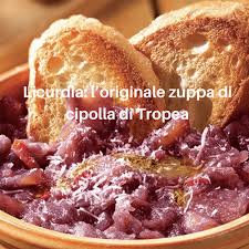 Le cipolle di tropea caramellate sono una preparazione agrodolce semplice e buonissima, ideale per farcire pane tostato e bruschette, ottime anche con carni. Licurdia Ecco Come Si Fa L Originale Zuppa Di Cipolle Di Tropea C