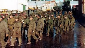 Eso sí, los errores individuales permitieron el empate de la albiceleste que puso a españa contra las cuerdas y esos. Video Por Que Argentina Y Reino Unido Entraron En Guerra Hace 35 Anos Rpp Noticias