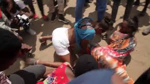 Chura wa masaki afunga mtaa tanga. Baikoko La Chura Kuvulia Nguo Uwanjani Kubaki Uchi Youtube