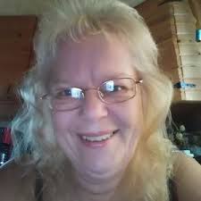 Christianne Schertel (@christieshertel)