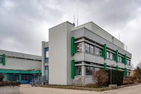 Der campus burghausen ist ein regionaler standort der technischen hochschule rosenheim im bayerischen chemiedreieck und wurde am 1. Labor Der Hochschule Rosenheim Campus Burghausen Hinterschwepfinger