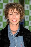 Josephine Quinlan's Instagram, Twitter & Facebook