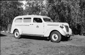 Synes det var litt rart? Ambulanse Muligens Den Forste Anskaffet Av Ostre Toten Sanitetsforening Serie Pa 12 Bilder Fra September 1948