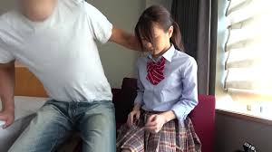 ハメ撮り 優等生スレンダー18歳。 部活帰りにおじさん彼氏とホテルでセックス。おじさんのちんぽとテクでたっぷり気持ち良くなってもらいます。安全日なのでゴム無し合体＆中出し。コスプレ  美乳 貧乳・微乳 美 制服 女子校生 素人 httpsbitly3sdjswu - XNXX.COM