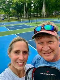 Robert Dini's Instagram, Twitter & Facebook