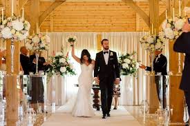 Beautiful Photo Of Unconventional Wedding Ideas Regiosfera Com Modern Wedding Ceremony Wedding Ceremony Decorations Outdoor Wedding Ceremony