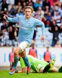 Emil forsberg (malmö ff) right footed shot from outside the box is saved in the bottom right corner. Malmo Ff Idag Sager Vi Grattis Till Emil Forsberg Som Fyller 29 Ar Har Efter Sitt 2 1 Mal Hemma Mot Ifk Goteborg For Sex Ar Sedan Facebook