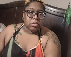 Maureen Crespo's Instagram, Twitter & Facebook