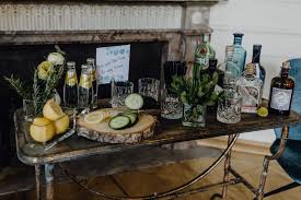 Urban Heiraten In Blau Und Gelb Mit Cooler Gin Bar Bar Blau Cooler Gelb Gin Heiraten Mit Und Urban Gin Bar Bar Drinks Wedding Drink Bar