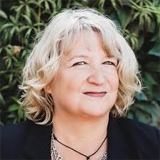 Phyllis Craver Lykken recognized for a career of service