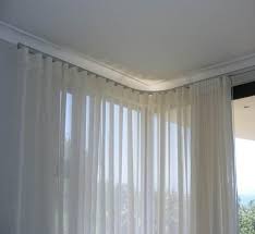 wave curtain on a curved metropole rod interieur ideeen gordijnen interieur