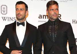 Martin bắt đầu sự nghiệp của mình ở tuổi 12 với nhóm nhạc pop nam menudo. Inginkan Keluarga Besar Ricky Martin Dan Suami Resmi Miliki Anak Ke 4