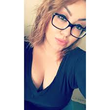 Daisy Leon (@leonesa__)