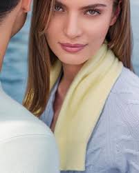 Women's Classic Round Neck Cashmere Jumper Granita Yellow