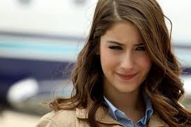 Turkish Drama Actresse Hazal Kaya Beautiful Pictures with Biography ~ woman  style