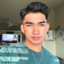 Come get these cookies baby 🌿- Miss Vangie 🍪 do you guys like my haircut  ? I haven't done a side part in a minute