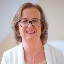 Leanne Beatty's Instagram, Twitter & Facebook