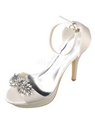 Making of die weiße schlange (2015) quelle: Weisse Hochzeits Sandalen Plateau Strass Satin Sandalen Milanoo Com