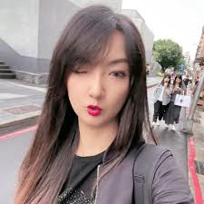 玄學冷知識旺夫很有可能就是剋自己。 有時候真的很怕看到女生是旺夫命。 因為根據能量守恆定律， 妳旺別人相當於妳要傳遞一部分自己的能量給對方。  很多給窮男人當賢內助還要在外掙錢的都是旺夫命、幫夫命， 是旺夫了，但不得夫福， 甚至有一部分是一輩子都在操心。