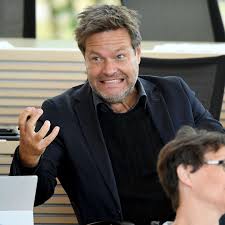 This address is also associated with the names of kenneth habeck, marisa a habeck, and Robert Habeck 10 Fakten Uber Den Grunen Chef Stern De